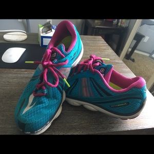 Brooks Pure Connect